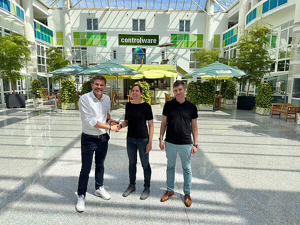 Gruppenfoto verantwortliche Personen von Controlware und Tenable 
